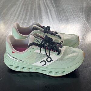 On Running Women's Light Green Athletic Shoes - Worn Once